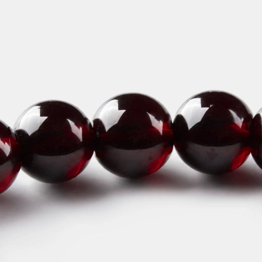 BE. garnet strand bracelet detail showing deep red pyrope-almandine series colour