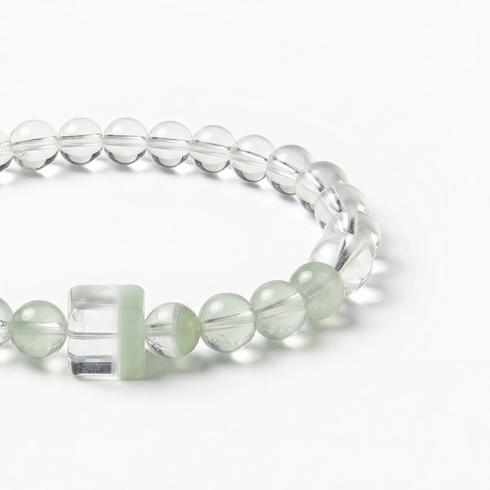 The Emerald Phantom Strand — Cubic Sequence, bracelet detail view BE.